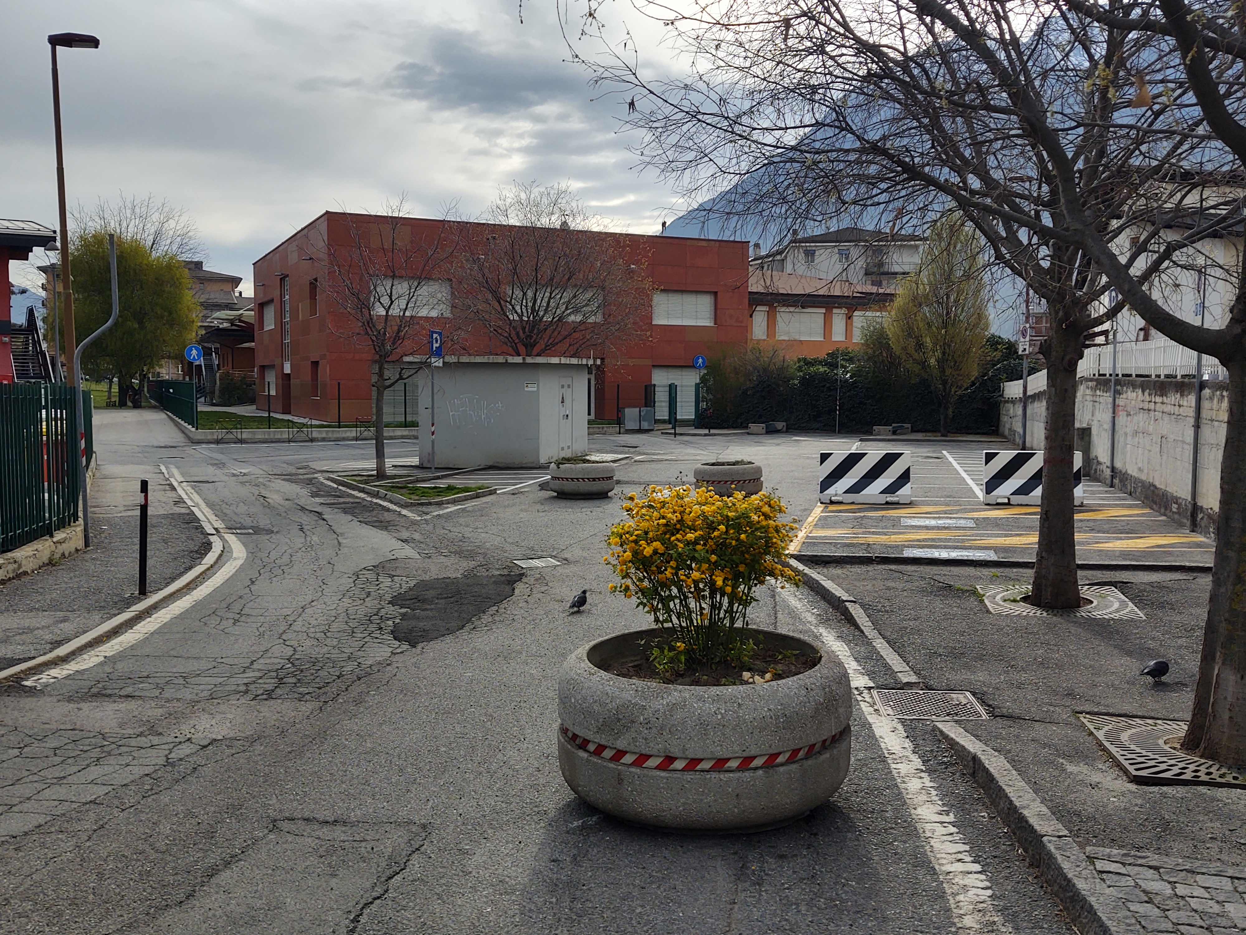 Nuova viabilità permanente per il lato Sud di via Chavanne: maggiore sicurezza e tranquillità per studenti e residenti